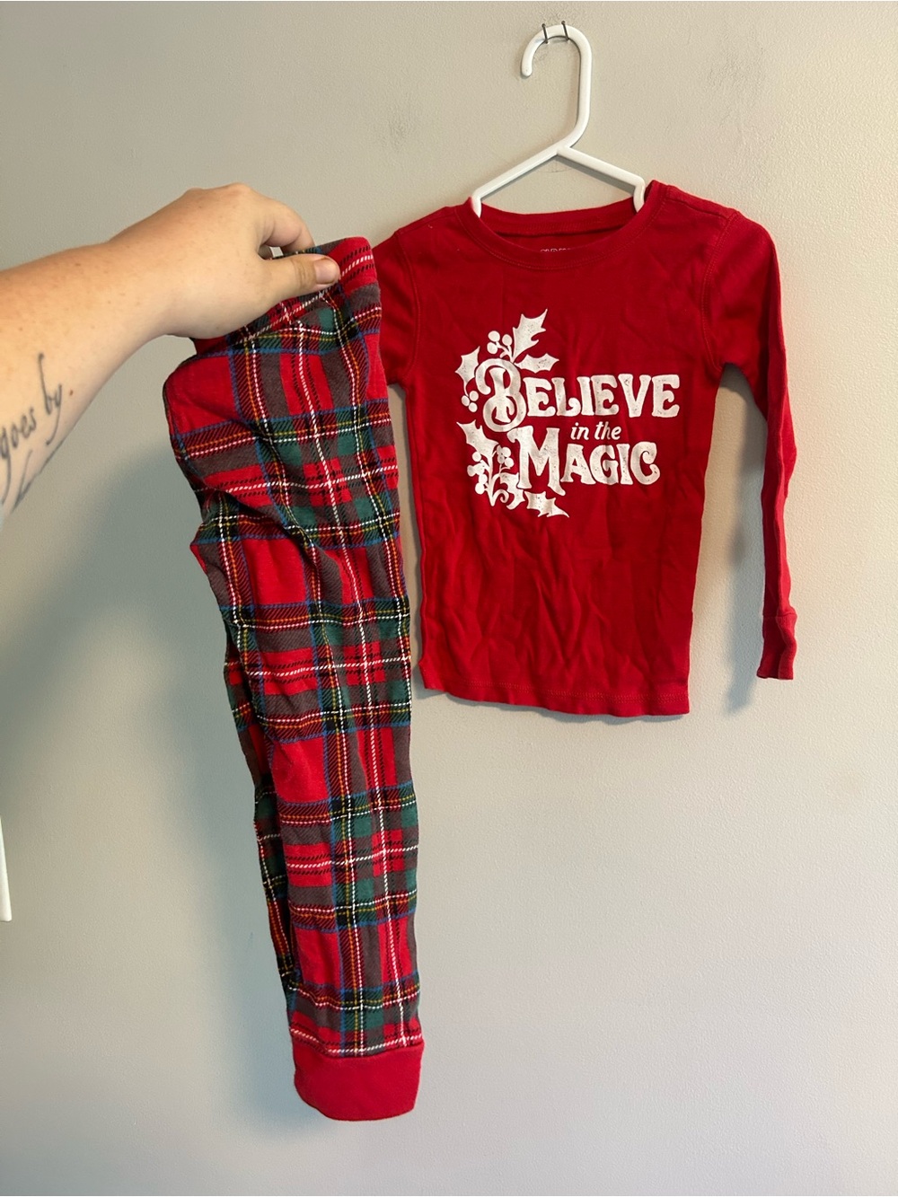 Old navy youth 5 red 'Believe in the Magic' plaid 2pc Pajama sleep Set